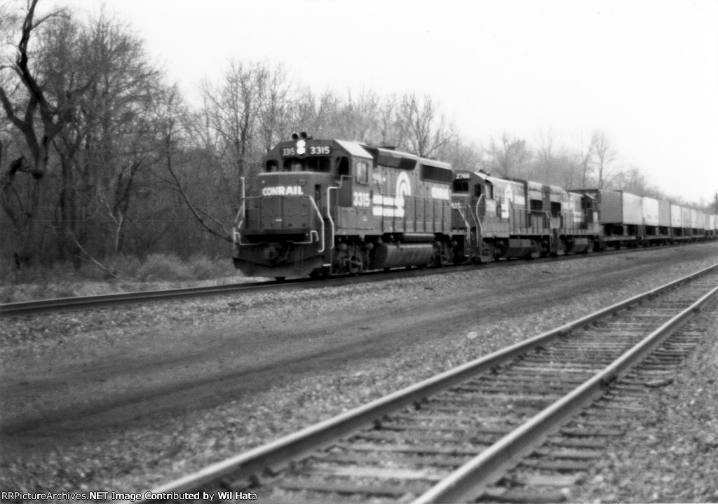 Conrail GP40-2 3315